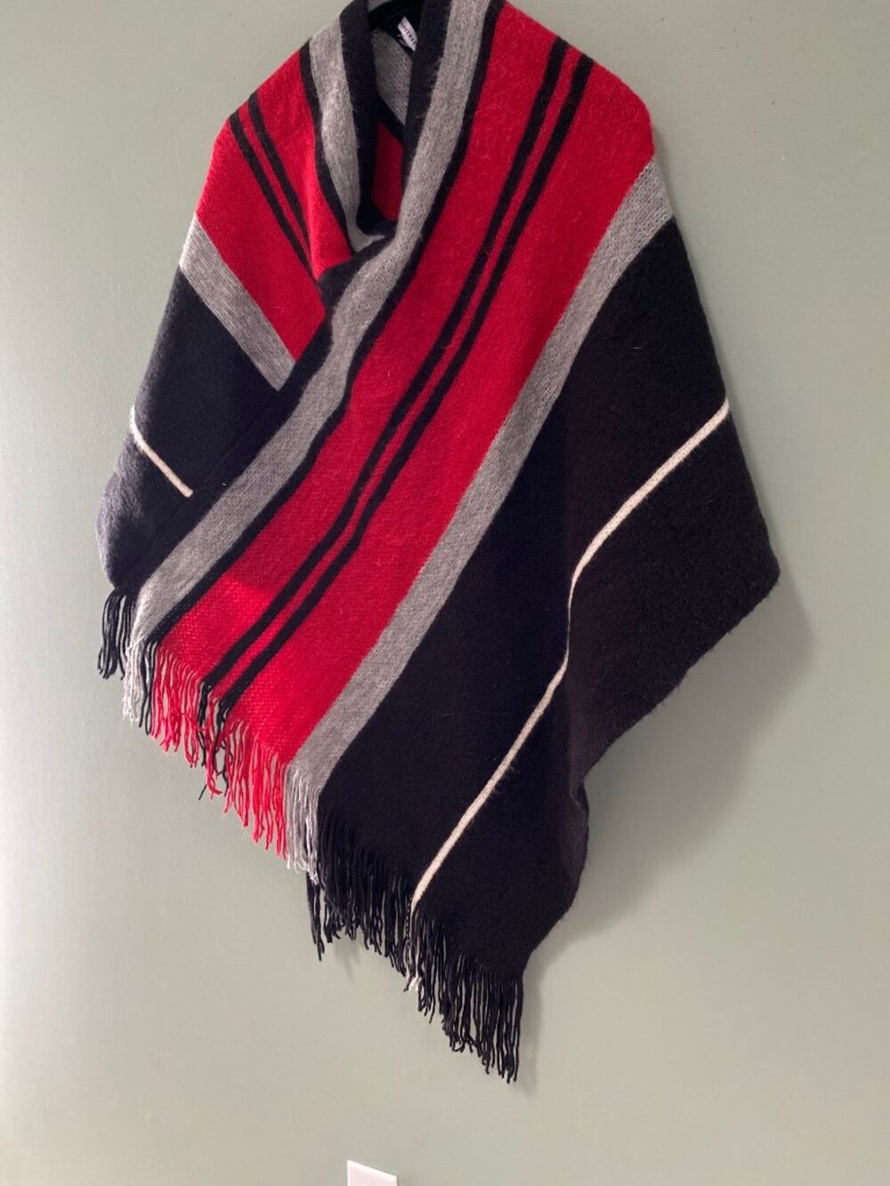 Shawl Poncho Roosstree Lane One Size Red ,Gray and Black